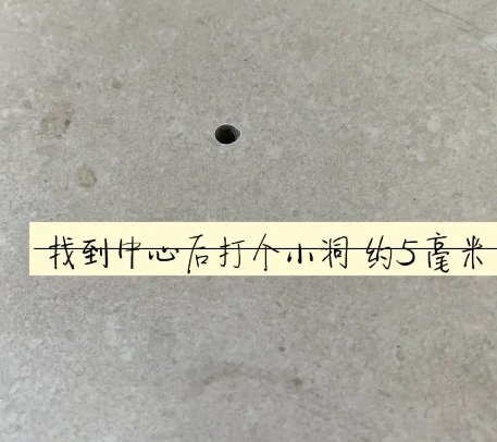 浪卡子瓷砖空鼓维修公司专业解答在瓷砖铺贴过程中，如果砂料搅拌不均匀，将会带来以下问题
